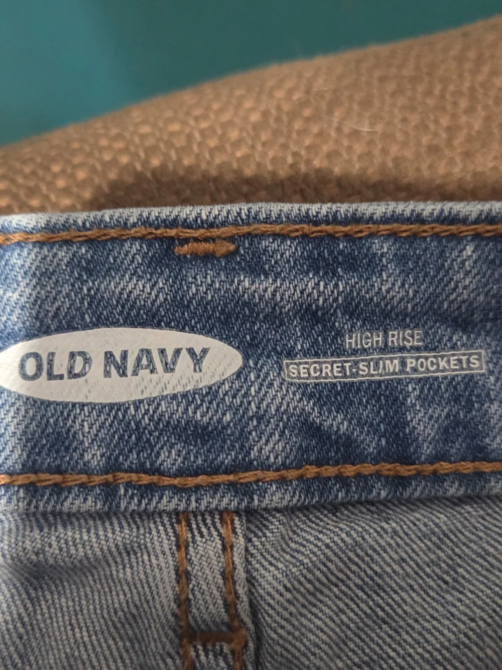 Old Navy Light Blue Denim Button-Fly Cuffed Women's Shorts - Picture 4 of 5